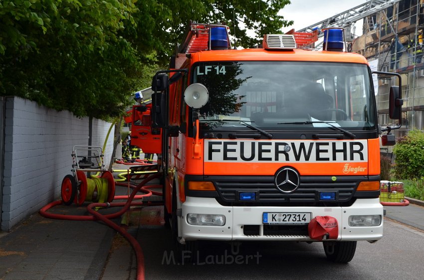Feuer 3 Koeln Weiden Frechenerstr Wickratherhofweg P279.JPG